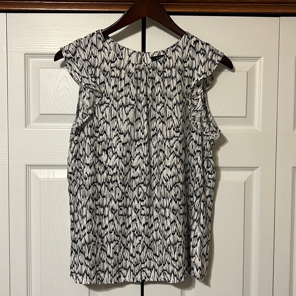 Halogen white and black ruffle sleeve tank blouse, size large.